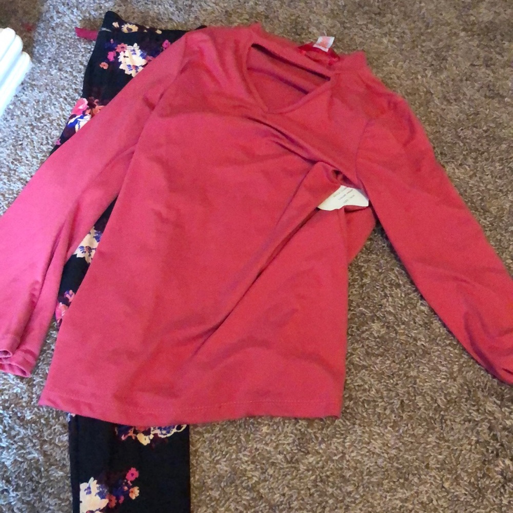 2 piece girls outfit (top has never been worn)